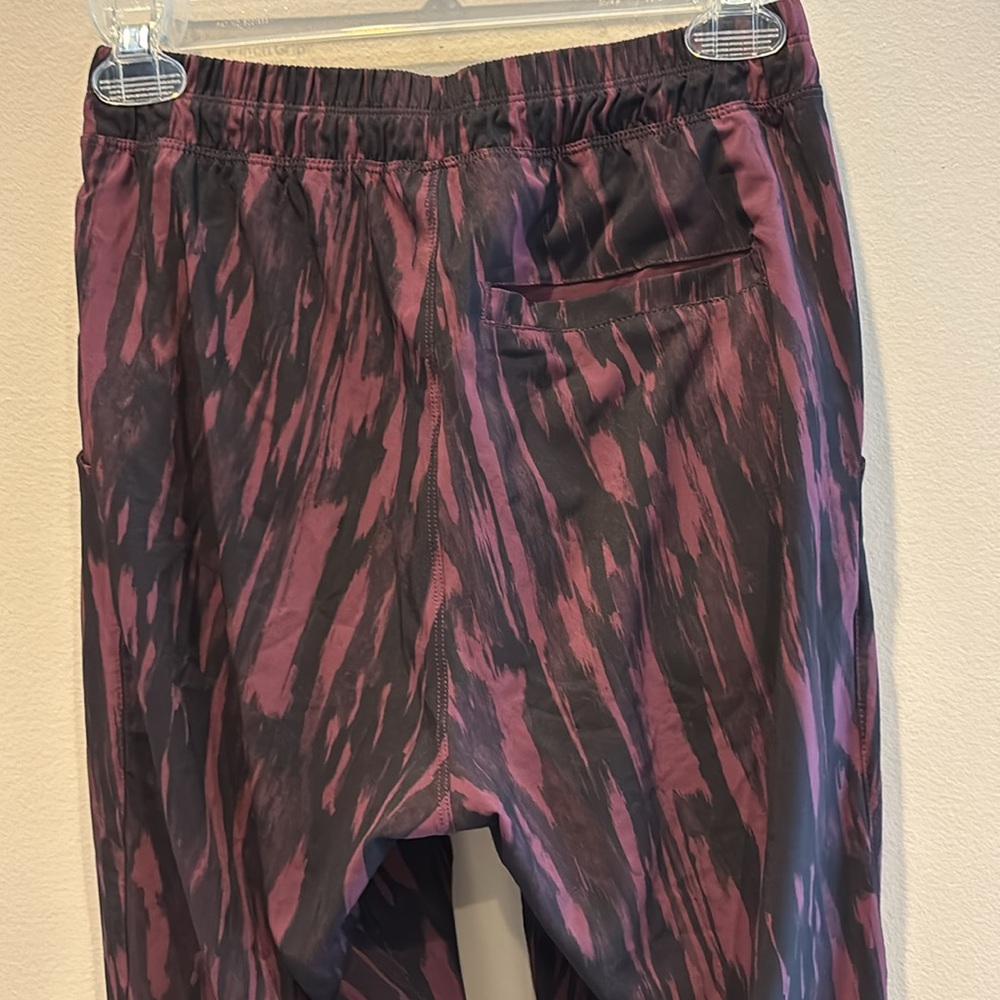 lululemon athletica joggers NWOT size 2 - Picture 14 of 15